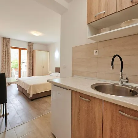 Cutan 公寓 特罗吉尔