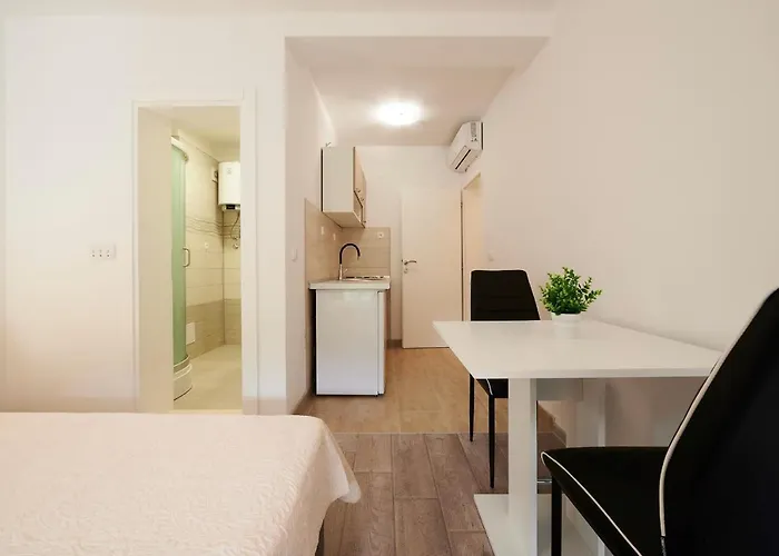 Cutan * 特罗吉尔