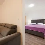 Apartment Cutan *