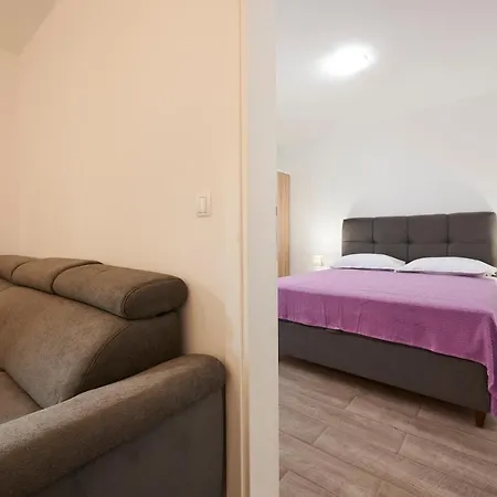 Apartment Cutan *