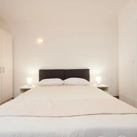 Apartment Cutan *